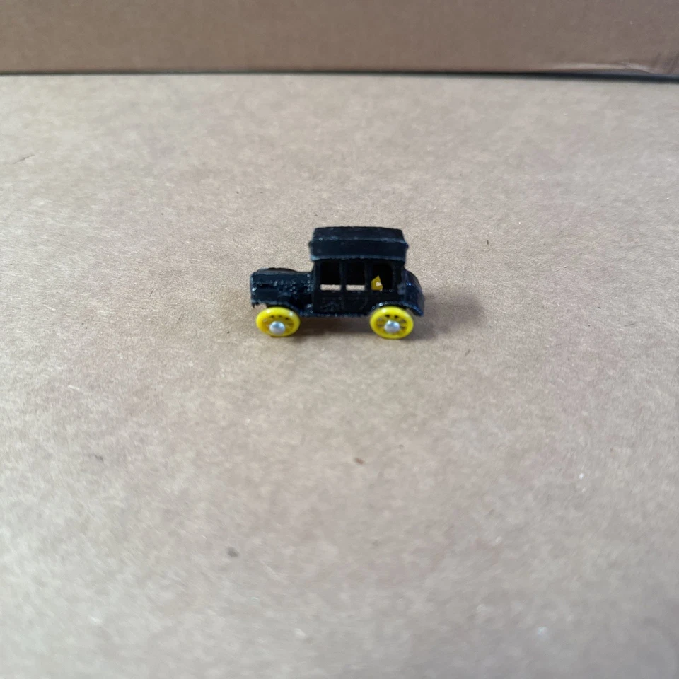 VINTAGE 1950's MATCHBOX METAL MADE IN JAPAN "ANTIQUE CAR" - Image 1 of 2