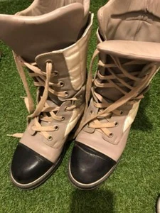 Botas con cordones Chanel otoño 2000 pasarela cuero acolchado nailon CC hechas en Japón - Imagen 1 de 5