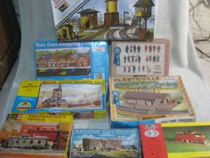 HO scale EMPTY Building kit Boxes - Lot Of 8 storage-signs-scenery - Picture 1 of 9