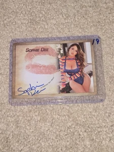 Sophie Dee Autograph Signed Kiss Card Collectors Expo Model #19 - Picture 1 of 2