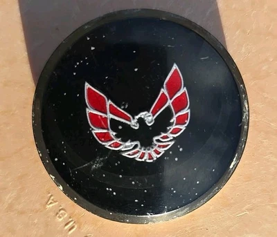 GM PONTIAC 1970-1981 Firebird Trans Am bocina emblema usado Foto 1 de 4