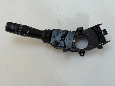 Interruptor de control de señal de giro de faros Hyundai Elantra 2011-2016 OEM. Foto 1 de 4