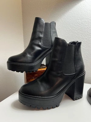 Women’s Black Platfrom Chunky Heel Faux Leather  Ankle Boots 8.5  - Image 1 of 4