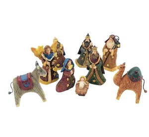 Vintage 80er Jahre Krippe Jesus Krippe Figuren Holzimitat geschnitzt Resin bemalt - Bild 1 von 4