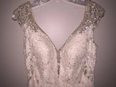 Allure新娘婚纱 — 第 1/4 张图片