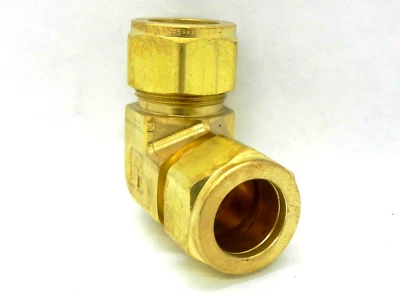 Parker CPI 12-12 EBZ-B Brass Union Pipe Elbow 3/4" Tube 1-1/16" Hex  (HR) - Image 1 of 4