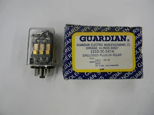 New Guardian 1210-3C-240A A410-362137-55 Enclosed Pug-In Relay L5 - Picture 1 of 2
