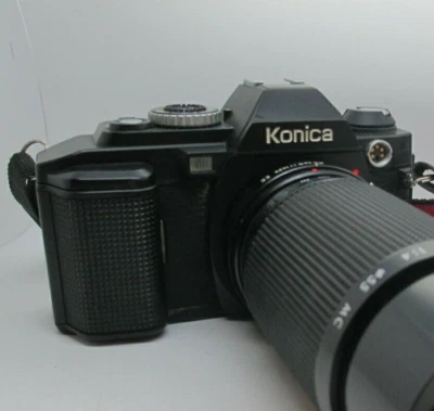 Cámara fotográfica Konica FS-1 NEGRA 35 mm SLR con lente MF de 35-200 mm ¡FUNCIONA muy bien! Foto 1 de 3