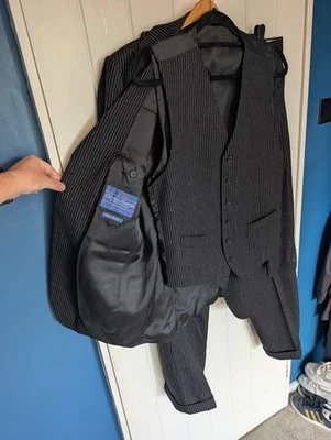 Gieves & Hawkes Made England 3 Piece Suit 40R Grey Striped Savile Row Cashmere - Image 1 of 4