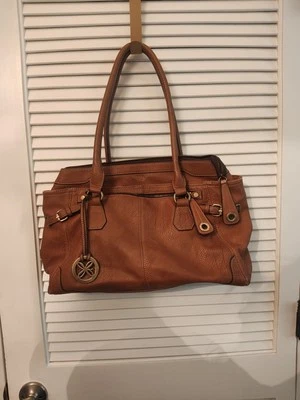 Bolso de mano Fiorelli de cuero genuino tostado para mujer  Foto 1 de 3