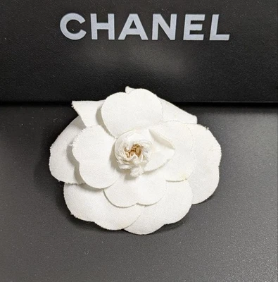 CHANEL Camellia Flower Corsage Pin Brooch Accessory Fabric White Authentic Used - Image 1 of 4