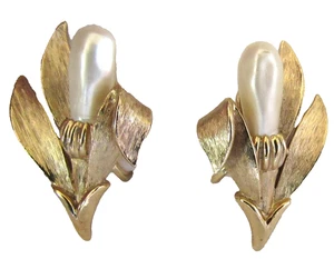 Orecchini Vintage Rari Trifari Tono Oro Finta Perla Fiore Clip-on - Foto 1 di 5