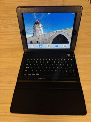 ipad 4 gen-Wi-Fi - 16 Gb Con Custodia e Tastiera Bluetooth-mod A1460-funzionante - Immagine 1 di 4