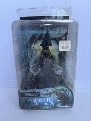 Pacific Rim Kaiju  Knifehead NECA Monster Action Figure 2013  - Image 1 of 4