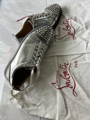 Tênis masculino autêntico Louboutin cano baixo - Imagem 1 de 4