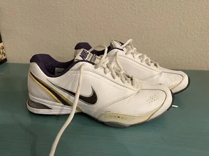 Nike Visi Fly Tennis Shoes 6.5 White Woman’s Tennis Shoes Running Shoes - Picture 1 of 4