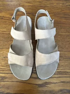 Easy Spirit Womens Hartwell Flat Sandals Arch Support Beige Leather Size 9.5N - Picture 1 of 10