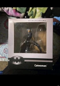 DC Universe Catwoman Statue By Jim Lee Diamond Select GameStop Exclusive - Picture 1 of 1