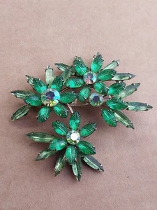 Vintage Estate Jewelry Green Rhinestone Pin Brooch Unsigned - Picture 1 of 12
