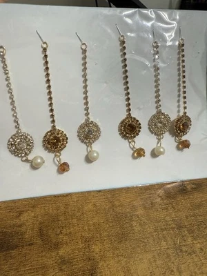 Joyería pequeña para mujer Mang Tikka étnica Foto 1 de 3