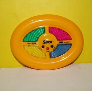 HASBRO MILTON BRADLEY SIMON  Mini Electronic Hand Held Travel Pocket 2002 - Picture 1 of 2