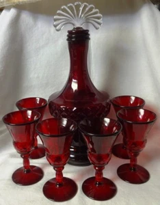 Red Decanter with Crystal Stopper with 6 Wines New Martinsville Glass Company - Picture 1 of 1
