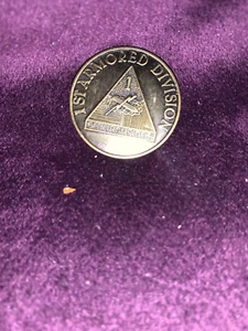 1st ARMORED DIVISION  OLD IRONSIDES  U.S.ARMY     vintage challenge coin - Picture 1 of 3
