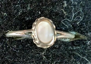 Vintage Sterling Silver with finer twisted wire Pink MOP Split Ring size 5 - 8 - Picture 1 of 10