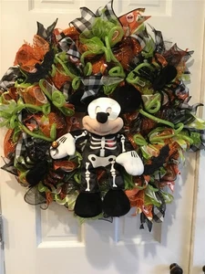DISNEY HALLOWEEN DOOR WREATH MICKEY MOUSE SKELETON DECORATION 23" LIGHTS UP - Picture 1 of 11