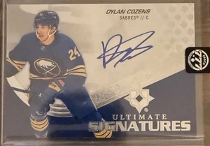 2020-21 ULTIMATE SIGNATURES DYLAN COZENS ROOKIE ON-CARD AUTO - Bild 1 von 2