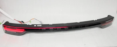 ЦЕНТРАЛЬНЫЙ ЗАДНИЙ СВЕТОДИОДНЫЙ ФОНАРЬ ДЛЯ БАГАЖНИКА PPORSCHE CAYENNE 2019 2020 2021 ОТ ОРИГИНАЛЬНОГО ПРОИЗВОДИТЕЛЯ 9Y0945081Q - Изображение 1 из 4