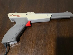 Genuine OEM Original 1985 Nintendo NES Zapper Gun Light &  Dark Gray FAST!!  - Picture 1 of 7