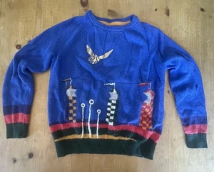 Harry Potter Quidditch / Golden Snitch  Child Sweater Size  7/8 ￼ - Picture 1 of 9