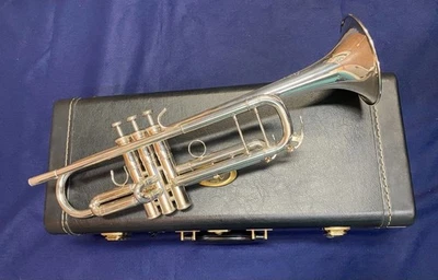 YAMAHA YTR-8335S Xeno Bb Trumpet Used With Double Case - Image 1 of 4