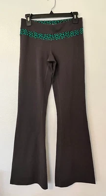 Pantalones de yoga activos de pierna acampanada calce ceñido Hatha Powermax carbón $89 Lucy para mujer S Foto 1 de 4