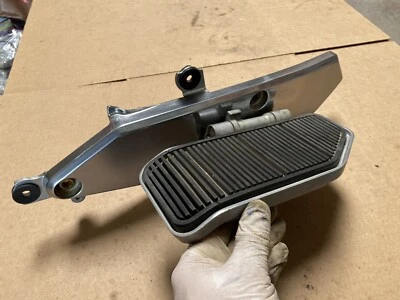 Conjunto de estriba trasera izquierda 86 Suzuki GV1400 Cavalcade OEM -03 Foto 1 de 4