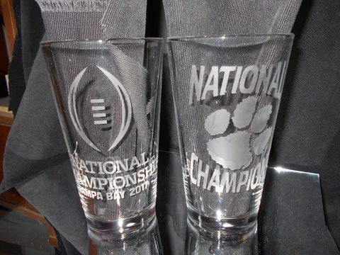 2017 COLLEGE FOOTBALL PLAYOFF CHAMPIONS CLEMSON TIGERS ETCHED 2 PINT GLASSES Cover