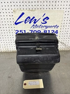 Honda Rancher TRX400 2004 FGA caja de herramientas trasera 80210-HN7-010 - Imagen 1 de 6