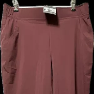 Eddie Bauer women's maroon Departure ankle length pants - Picture 1 of 4