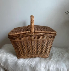 NEW ecofriendly picnic wicker basket with lid rustic easter fruits basket - Picture 1 of 3