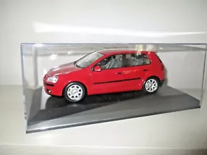 VOLKSWAGEN GOLF COD.12548 WELLY SCALA 1:18 - Foto 1 di 1
