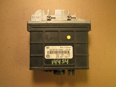 95 VOLKSWAGEN JETTA 6CYL FROM VIN 066799 TRANS CONTROL MODULE 01M 927 733 F - Image 1 of 3