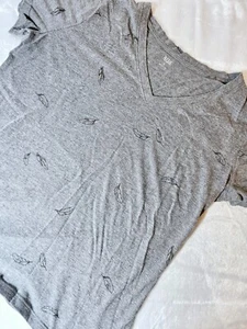 a.n.a. Women's Short Sleeve Gray T-Shirt w/Feather Pattern Size Large - Picture 1 of 6