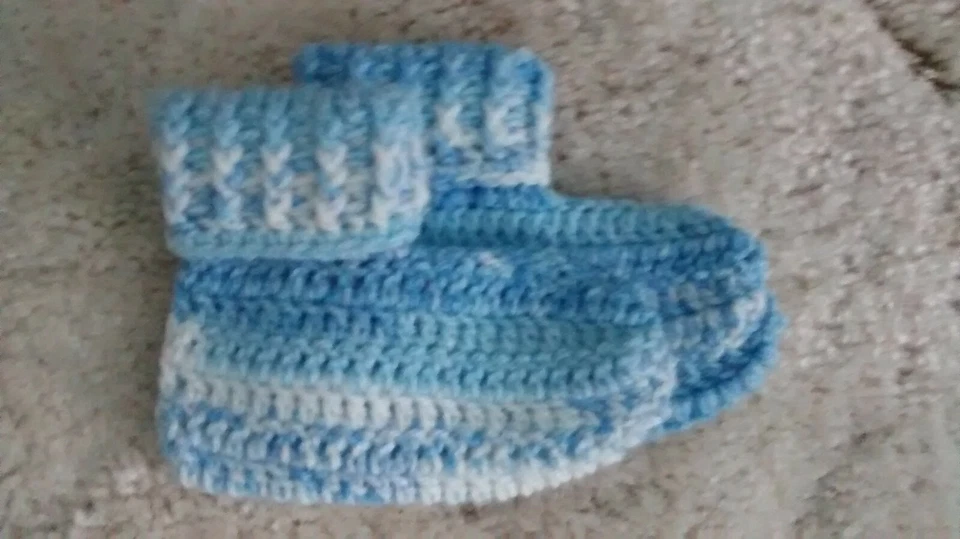 Botines de bebé recién nacido tejidos a mano, nuevos, nunca usados, azules   Foto 1 de 1