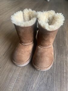toddler uggs size 7