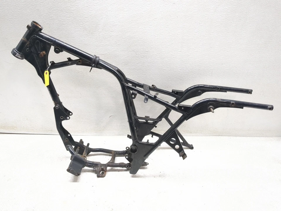 Chasis cuadro principal 99-10 Suzuki GZ250 CLN recto Foto 1 de 4