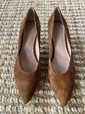 Tacones Mona Anthropologie de gamuza marrón para mujer talla 8,5 Foto 1 de 4