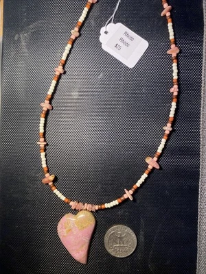 "Hermoso colgante de rodonita rosa en forma de corazón con collar de cuentas de 18""" Foto 1 de 2