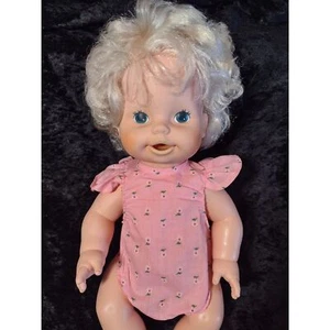 Vintage 1982 Baby Alive Puppe mit Handhebel Original Outfit Hong Kong CPG Produkt - Bild 1 von 9