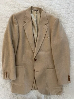 Chaqueta deportiva BILL BLASS Hecha en EE. UU. Vintage 3 parches bolsillo pelo camello talla 40 L Foto 1 de 4